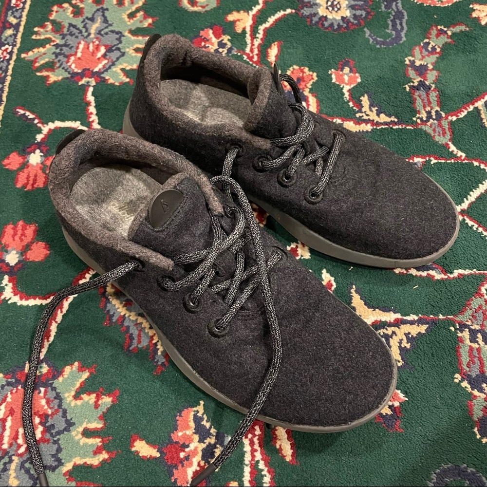 Black Allbirds Mizzles size 10. In great condition!